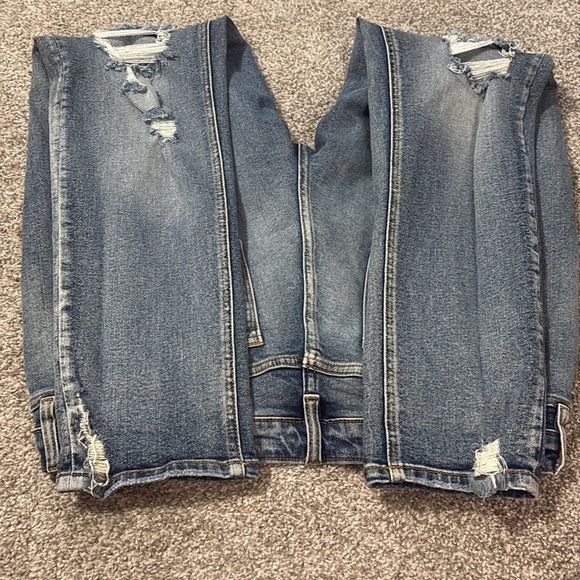 KanCan Distressed Jeans - Picture 4 of 5